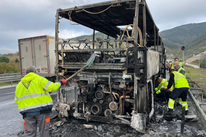 Bursa'da öğrencileri taşıyan otobüs küle döndü!