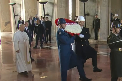 Papa 14. Leo Anıtkabir'de