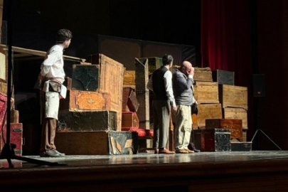 Bursa'da "Cimri" oyunu sahnelendi