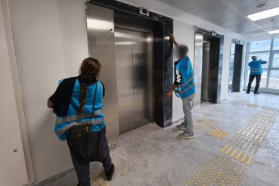 Bursa'da yükümlüler KYK yurtlarını temizledi