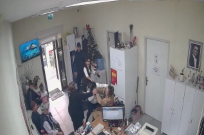 Muhtarlıkta "belge krizi" çıktı, vatandaş ve muhtar tekme tokat birbirine girdi