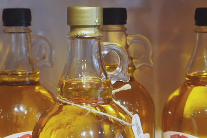 Taze sıkım zeytinyağı tüketiminin diz kireçlenmesini hafifletiyor