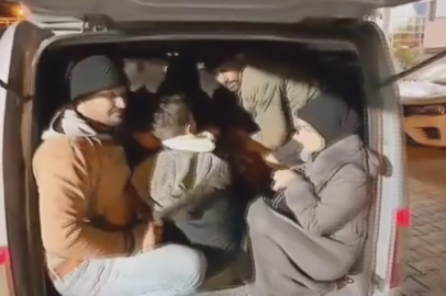 Hafif ticari araca tıka basa doldurulan 13 göçmen yakalandı