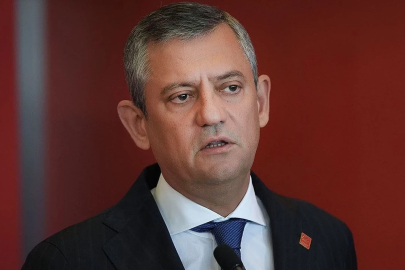 Özgür Özel yeniden CHP'nin genel başkanı seçildi