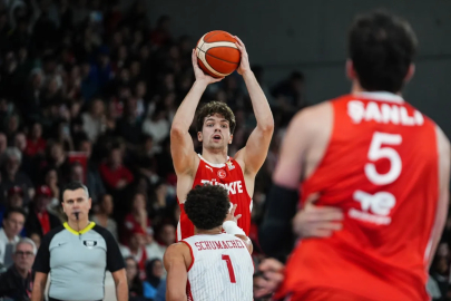 12 Dev Adam, İsviçre'yi rahat yendi