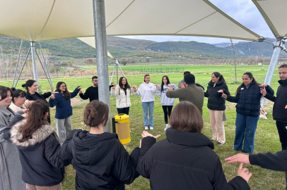 Bursa'da gençler iklim krizini doğada ele aldı
