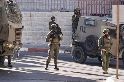 İşgalci İsrail ordusu Batı Şeria'nın kuzeyinde Filistinlileri evlerini boşaltmaya zorladı