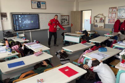 Bursa'da öğrencilere "Deprem farkındalık eğitimi"