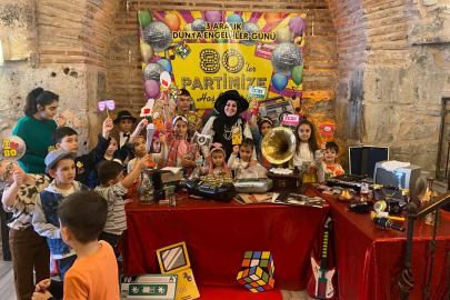 Bursa'da özel öğrenciler için renkli parti düzenlendi