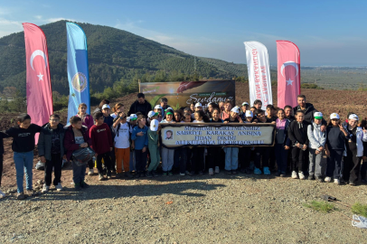 Bursa'da öğrencilerden vefa örneği: Vefat eden öğretmenleri için fidan diktiler