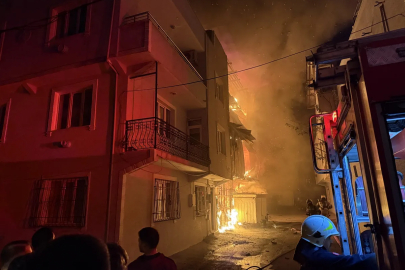 Bursa’da apartman yangını: Alevler iki binaya sıçradı