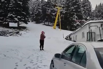 Uludağ'da kar yağışı etkisini sürdürüyor