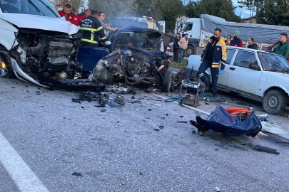Burdur'da feci kaza: 2 ölü 3 yaralı