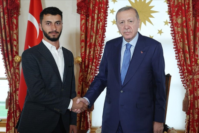 Cumhurbaşkanı Erdoğan, Oscar ödüllü Filistinli yönetmen Basel Adra'yla görüştü