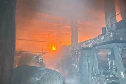 Uşak'ta fabrika yangını