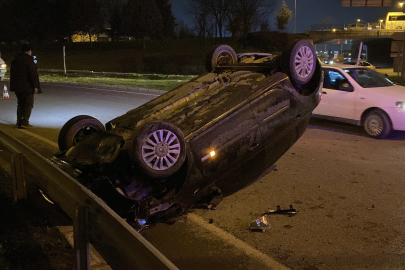 Bursa'da kontrolden çıkan otomobil takla attı