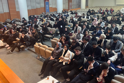 Bursalı gençler Türkiye’nin geleceğine ışık tutuyor