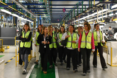 Kadının Güçlenmesi Bursa Platformu üyeleri, Oyak Renault'da buluştu