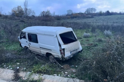 Bursa'da araç yoldan çıktı!