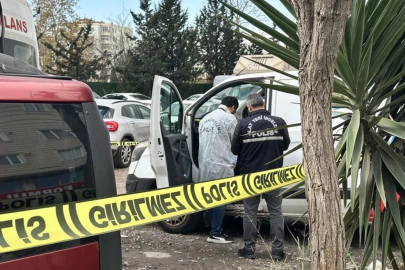 Kargo çalışanı aracın içinde ölü bulundu