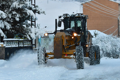 Yoğun kar nedeniyle 22 yol ulaşıma kapandı