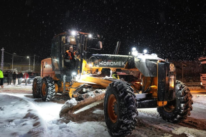 Erzincan’da kar ve tipi nedeniyle yollar ulaşıma kapatıldı