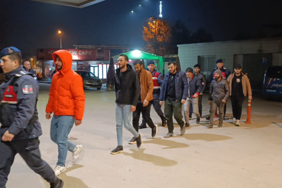 Bursa'da 8 kaçak göçmen yakalandı