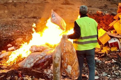 Çocukları zehirleyeceklerdi: 2 ton cips, şekerleme ve çikolata imha edildi