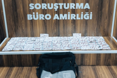 İzmir'de zehir tacirlerine operasyon: 894 hap ele geçirildi