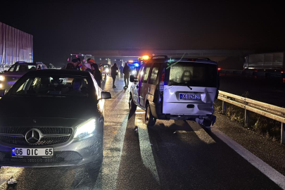 Bolu'da otomobil ile hafif ticari araç çarpıştı: 9 yaralı