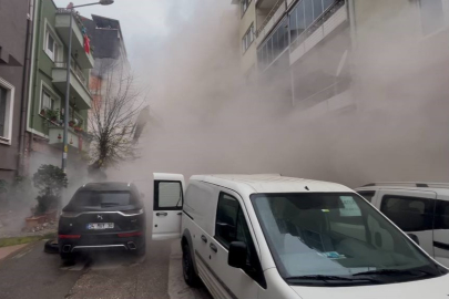 Bursa'da ilginç bir yıkım: Ortalık savaş alanına döndü