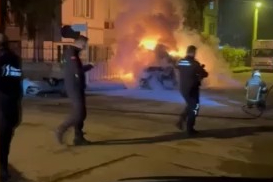 Bursa'da seyir halindeki otomobil alev aldı