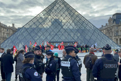 Louvre Müzesi kapanıyor mu?