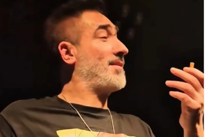 Rapçi Sagopa Kajmer'in sahnesinde ilginç anlar! Ağzına sigara attılar