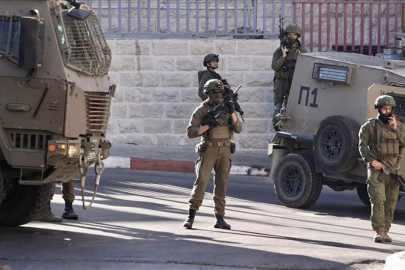 Soykırımcı İsrail Batı Şeria'da Filistinli bir çocuğu yaraladı