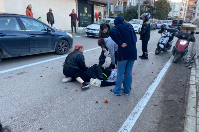 Bursa'da motosikletin çarptığı kadın yaralandı