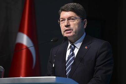 Bakan Tunç'tan FETÖ'nün 17-25 Aralık darbe girişimine ilişkin paylaşım