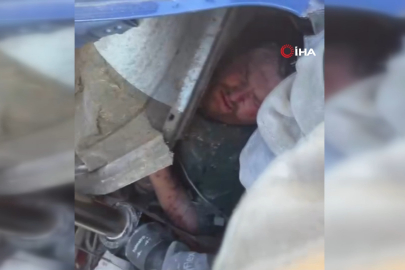 Bursa'da can pazarı: Kamyon bariyere saplandı!