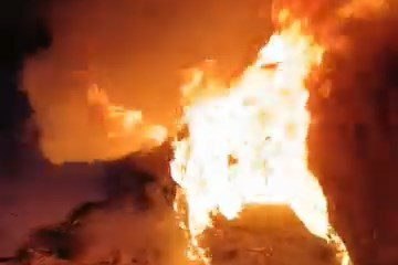 Bursa'da hareket halindeki otomobil alev aldı