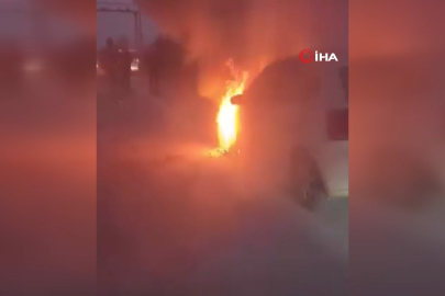 Bursa'da hareket halindeki otomobil alev aldı