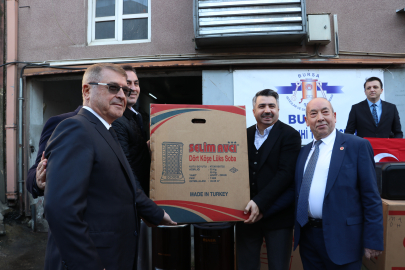Bursa'da ihtiyaç sahibi 305 aileye soba yardımı yapıldı