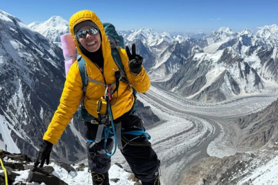 Dünyanın en yüksek 2.dağına tırmandı... Türk kadın dağcı o anları anlattı