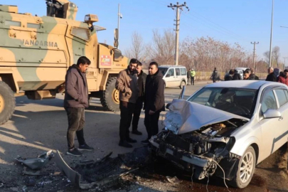 Iğdır'da feci kaza: Kafa kafaya çarpıştılar