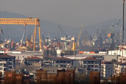 Tuzla'da tersanede gemi yangını