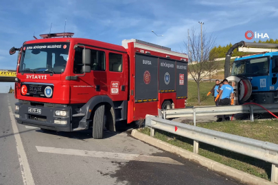 Bursa'da minibüs yangını: Ekipler yangının büyümesini önledi