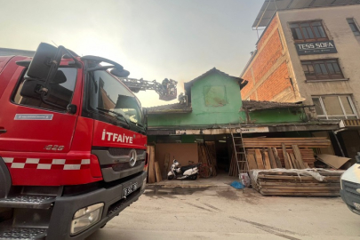Bursa'da mobilya imalathanesinde yangın!