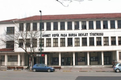 Bursa Devlet Tiyatrosu'nda "Süt Kardeşler" sahnelendi