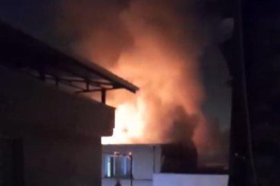 Bursa'da çatı yangını mahalleyi ayağa kaldırdı