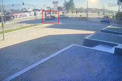 Bursa'da kırmızı ışık ihlali kazaya neden oldu!