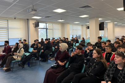 Bursa’da Meslek Lisesinde Dünya Seninle Konuşuyor etkinliği